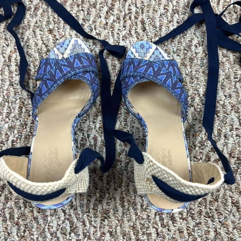 THEODORA & CALLUM X STUART WEITZMAN BIARRITZ HOLIDAY BLUE AZTEC PRINT WEDGE